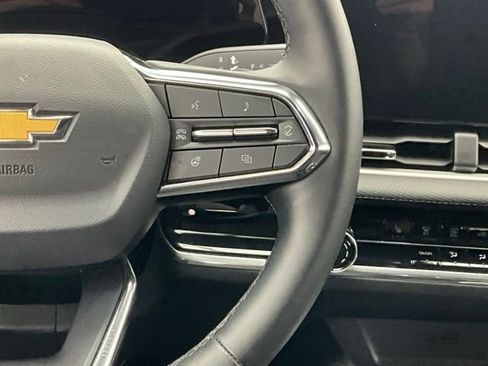 Used 2025 Chevrolet Equinox LT image 18