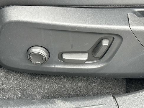 Certified 2023 Volvo C40 P8 Recharge Ultimate image 18