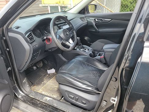 Used 2020 Nissan Rogue SV FWD image 7