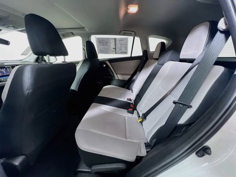 Used 2018 Toyota RAV4 XLE FWD image 28