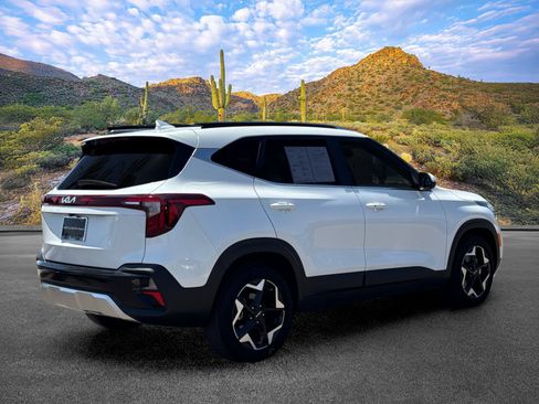 Certified 2024 Kia Seltos EX FWD image 4