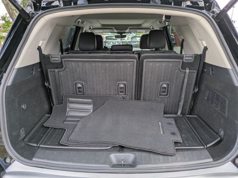Certified 2024 Nissan Pathfinder Platinum w/ Cargo Package FWD image 13