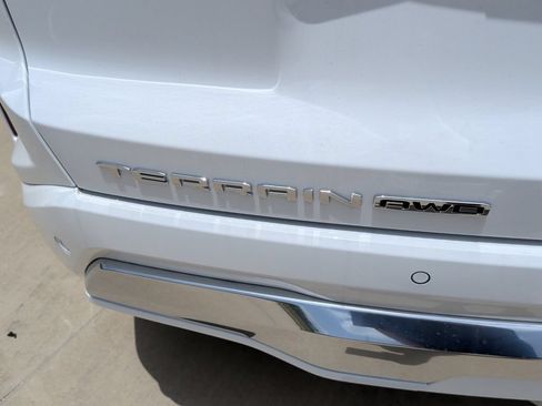 New 2026 GMC Terrain Denali w/ LPO, Floor Liner Package AWD/4WD image 41