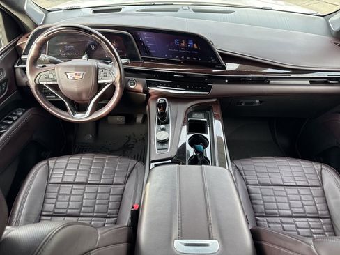 Used 2023 Cadillac Escalade ESV Sport Platinum w/ LPO, ONYX Package image 17