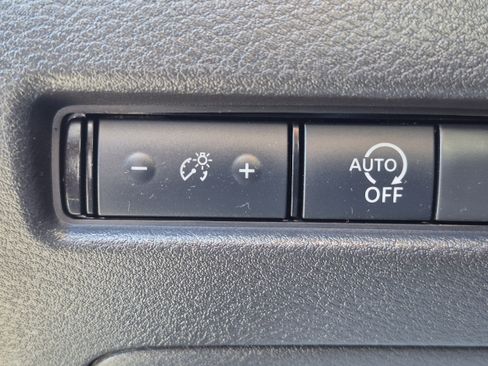 Used 2023 Nissan Rogue SV image 16