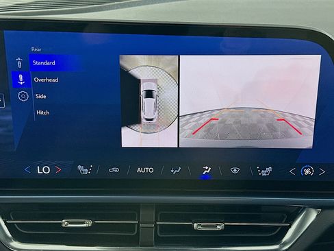 Used 2025 Chevrolet Equinox EV LT w/ Convenience Package image 23