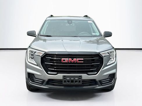 Used 2023 GMC Terrain SLE w/ Driver Convenience Package AWD/4WD image 2