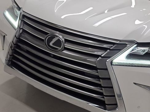 Used 2017 Lexus LX 570 4WD w/ Luxury Package image 51