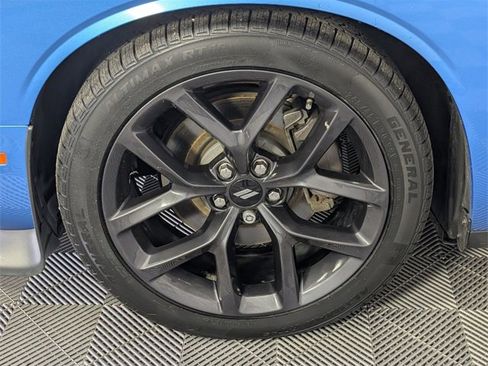 Used 2019 Dodge Challenger R/T w/ Blacktop Package image 8