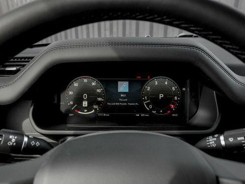 Used 2025 Land Rover Defender 130 S image 12