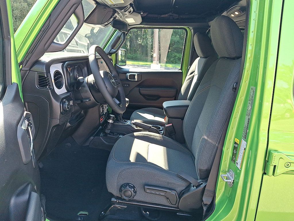Used 2025 Jeep Wrangler Unlimited Sport AWD/4WD image 14