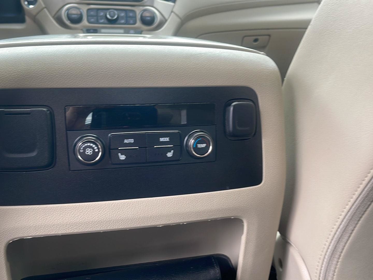 Used 2017 GMC Yukon Denali AWD/4WD image 16