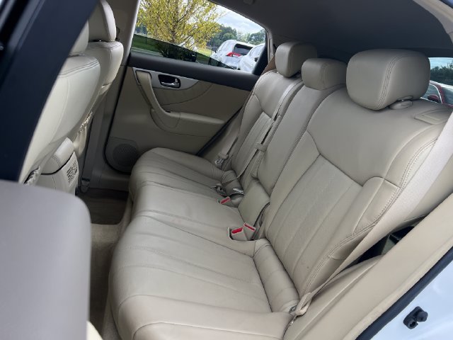 Used 2015 INFINITI QX70 2WD w/ Premium Package image 16