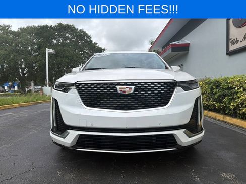Used 2025 Cadillac XT6 Premium Luxury w/ LPO, Floor Liner Package FWD image 4