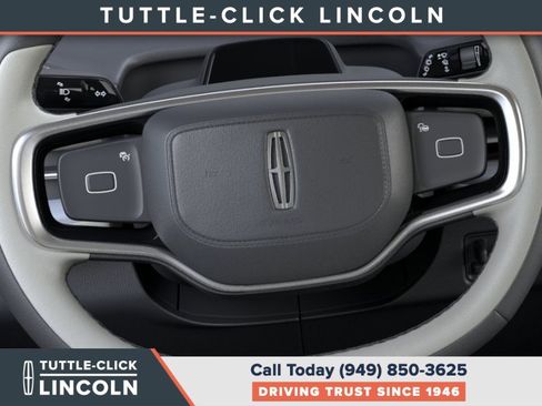 New 2026 Lincoln Navigator Reserve AWD/4WD image 12