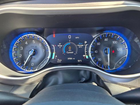 Used 2025 Chrysler Pacifica Select FWD image 21