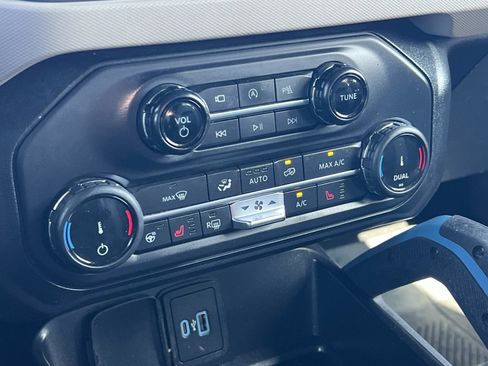 Used 2022 Ford Bronco Wildtrak image 16