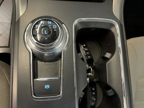 Certified 2020 Ford Fusion SE image 9