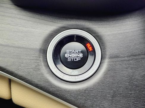 Used 2024 Jeep Grand Cherokee Limited image 46