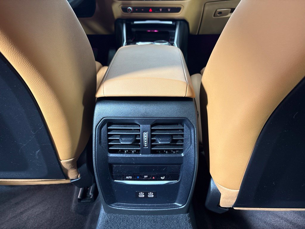 Certified 2024 BMW 330i Sedan w/ Convenience Package RWD image 30