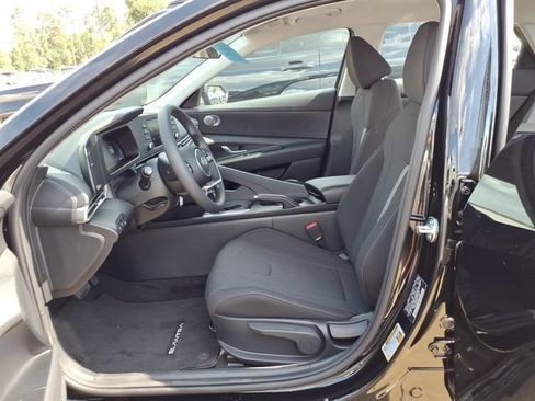 New 2026 Hyundai Elantra SE FWD image 16