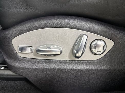 Certified 2026 Porsche Macan AWD/4WD image 41