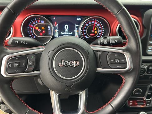Used 2022 Jeep Wrangler Unlimited Rubicon w/ Cold Weather Group AWD/4WD image 17