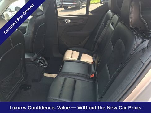 Certified 2023 Volvo XC40 B5 Plus w/ Climate Package AWD/4WD image 11