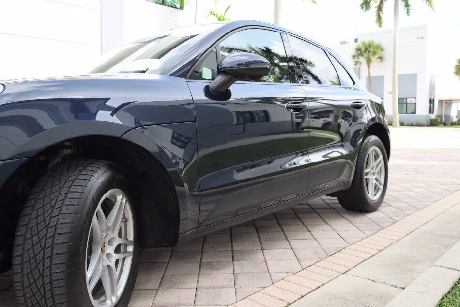 Used 2019 Porsche Macan AWD/4WD image 16