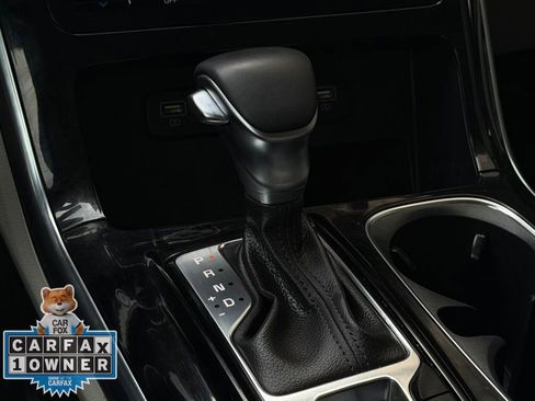 Used 2024 Kia Carnival EX FWD image 16