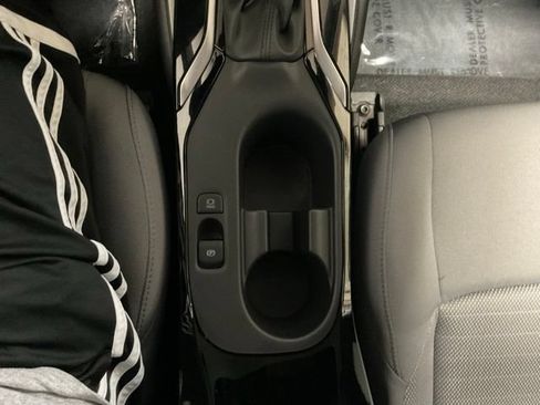 Used 2024 Toyota Corolla SE FWD image 38
