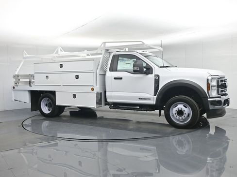New 2025 Ford F550 2WD Regular Cab Super Duty image 28