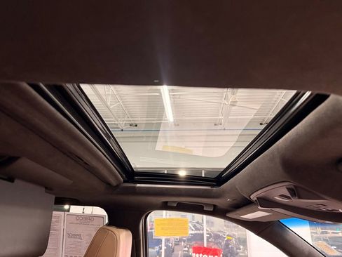 Used 2019 Cadillac Escalade Platinum image 34