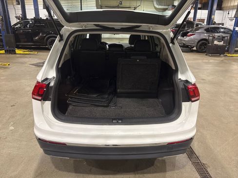 Used 2018 Volkswagen Tiguan SE image 23