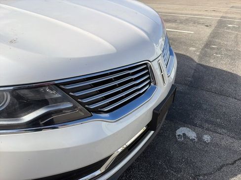 Used 2017 Lincoln MKX Reserve w/ Lincoln MKX Climate Package image 9