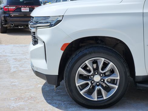 Used 2021 Chevrolet Tahoe LT w/ LT Signature Package AWD/4WD image 9