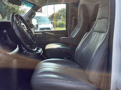 Used 2022 Chevrolet Express 2500 w/ Driver Convenience Package RWD image 13