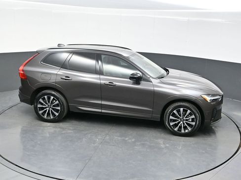 Used 2025 Volvo XC60 B5 Plus w/ Climate Package AWD/4WD image 37