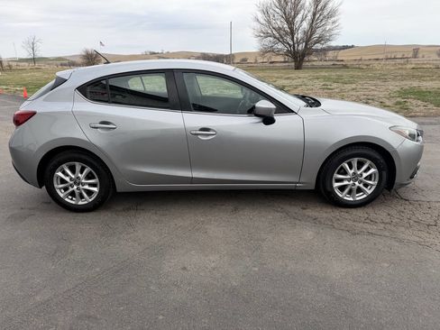 Used 2016 MAZDA MAZDA3 i Sport w/ Preferred Equipment Package image 6