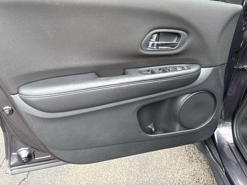 Used 2017 Honda HR-V LX image 19