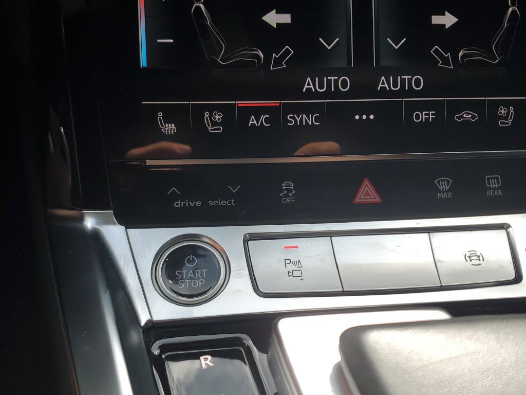 Certified 2023 Audi e-tron Premium Plus w/ Premium Plus Package AWD/4WD image 29