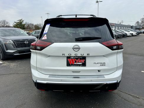 New 2026 Nissan Rogue Platinum image 4