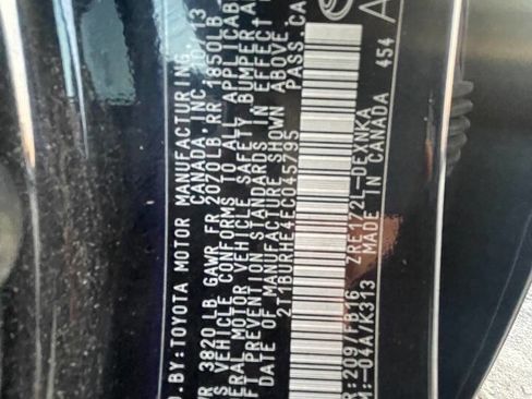 Used 2014 Toyota Corolla LE image 31