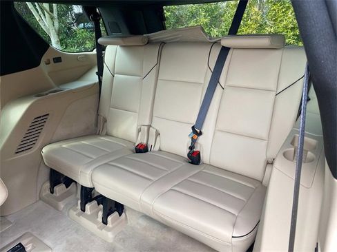 Used 2023 Cadillac Escalade Premium Luxury w/ Performance Package image 10