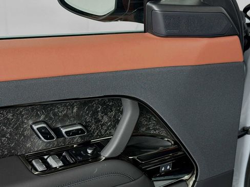 New 2026 Land Rover Range Rover Sport SV image 21