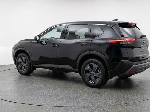 Used 2025 Nissan Rogue SV AWD/4WD image 6