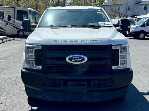 Used 2019 Ford F250 XL w/ Power Equipment Group RWD image 3