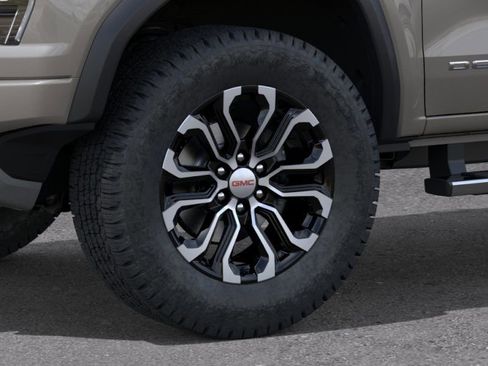 New 2026 GMC Canyon Denali AWD/4WD image 9