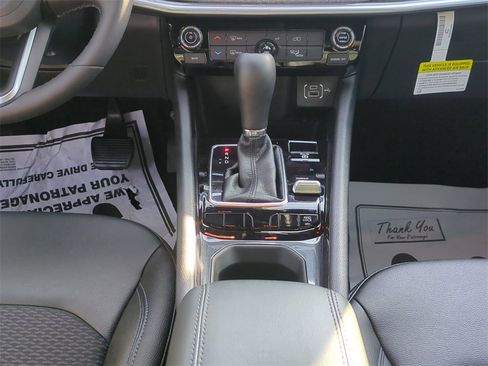 New 2025 Jeep Compass Latitude image 19