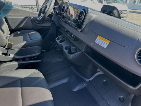 New 2025 Mercedes-Benz Sprinter 2500 image 17